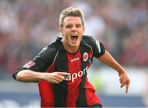 体育英超：诺丁汉森林1-0爆冷战胜利物浦