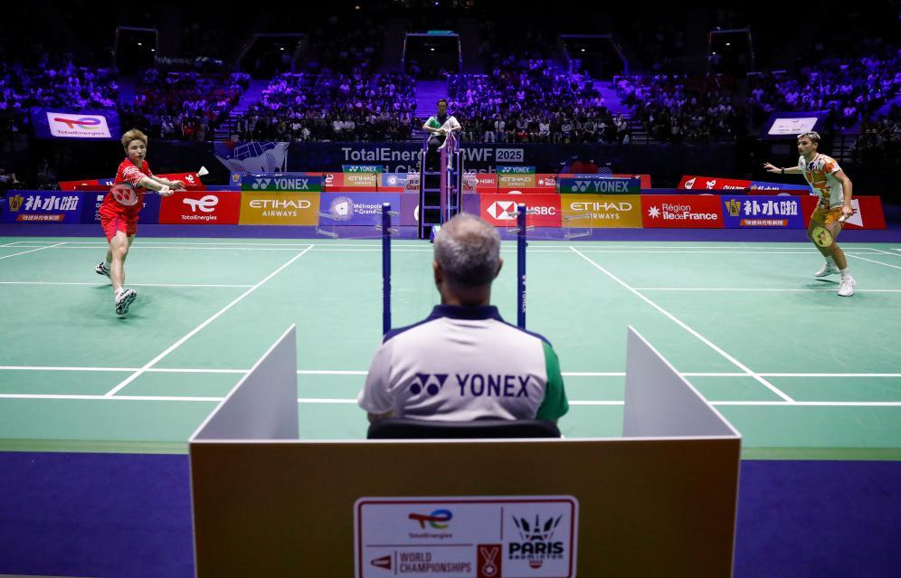 [CBA]西蒙斯吊篮下 琼斯旱地拔葱飞身暴扣.