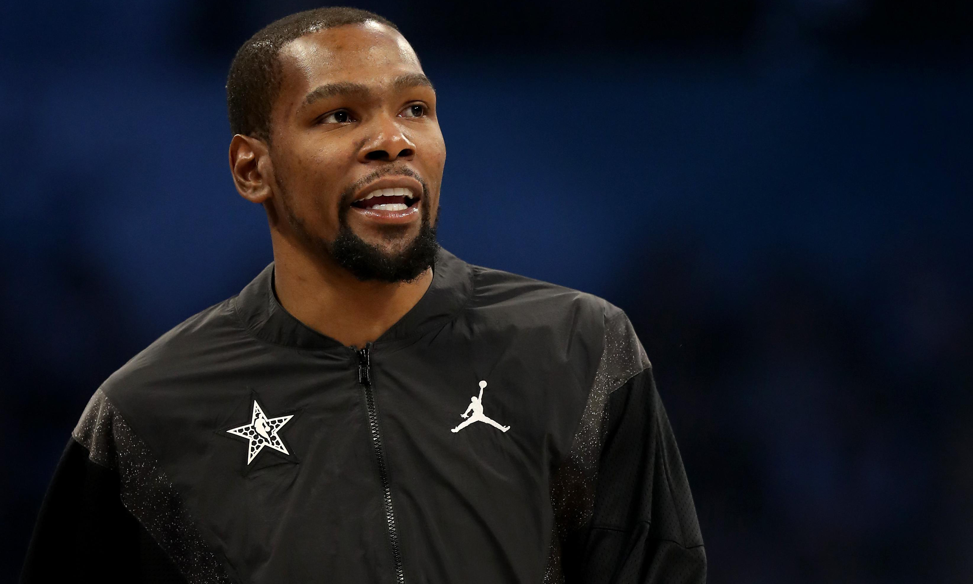 下半场伊始C罗头球冲顶破门，利雅得胜利1-0麦加统一雷速体育2月26日讯 沙特联赛第22轮，麦加统一主场对阵利雅得胜利。